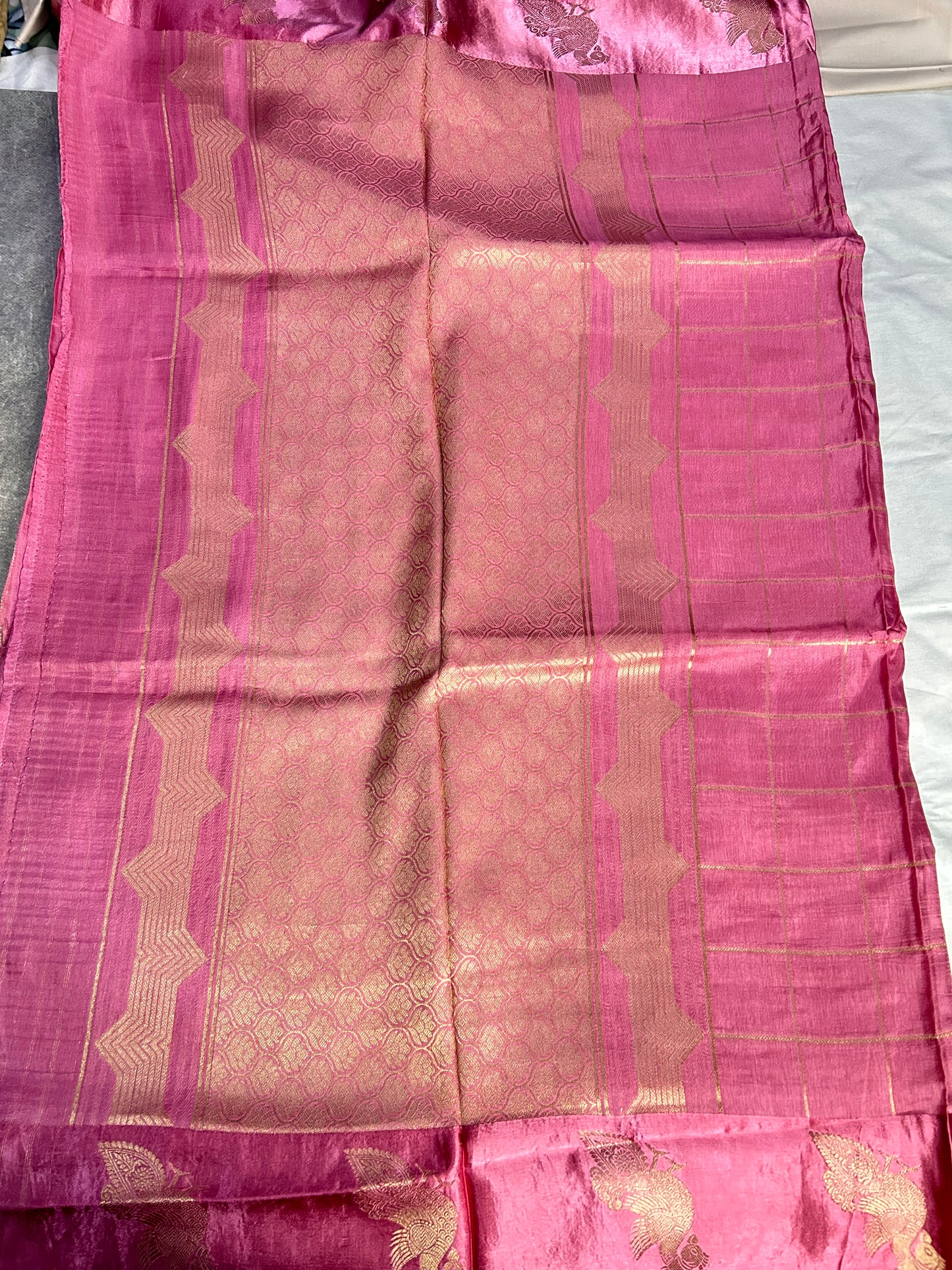 Pink checks crepe saree